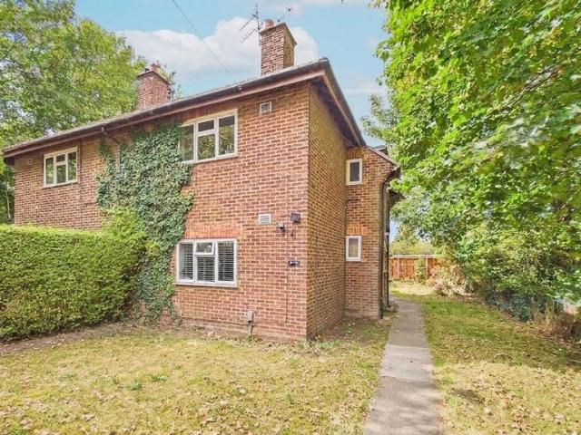 Flat for sale in Hatfield, Fretherne