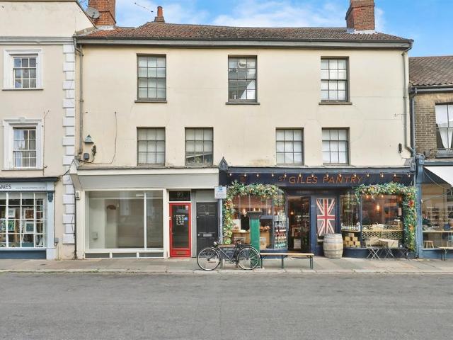 Flat for sale in Heigham Grove, East Bank