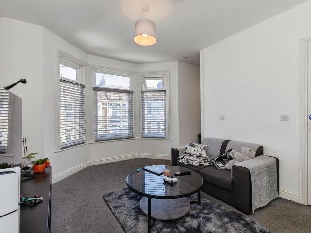 Flat for sale in Feckenham, City Of Bristol