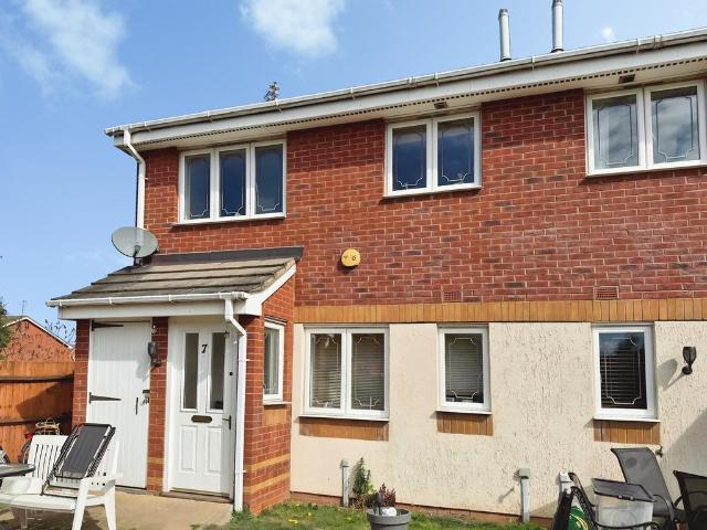 Flat for sale in Warwick Gates, Green Close