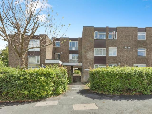 Flat for sale in Broadwater Down, Sandown Park