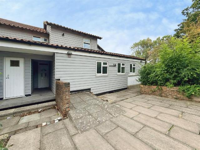 Flat for sale in Essex