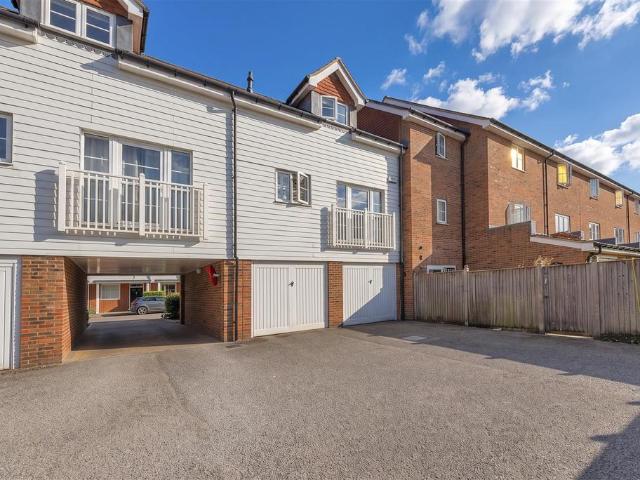 Flat for sale in Snodland, Bourne Vale