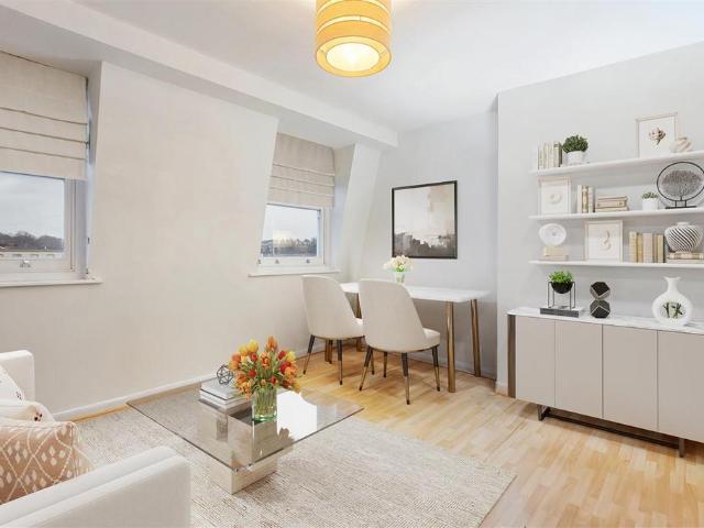 Flat for sale in Brook Green, Greater London