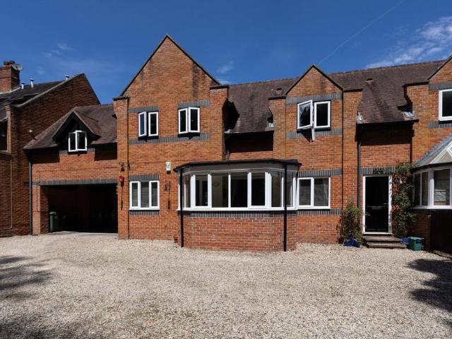 Flat for sale in Berrick Salome, Oxfordshire