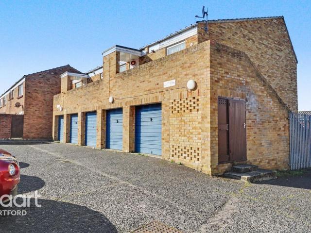 Flat for sale in Shears Green, Hamerton