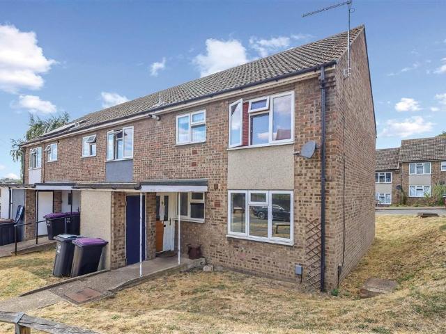Flat for sale in Kings Hill, East Hertfordshire