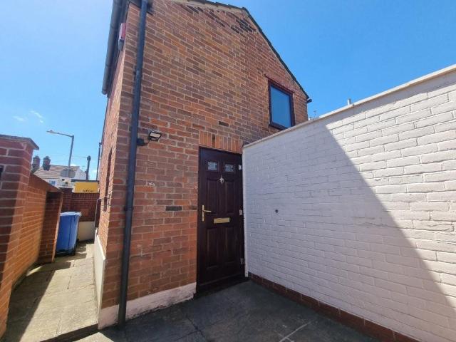 Flat for sale in Westbourne, Key Street