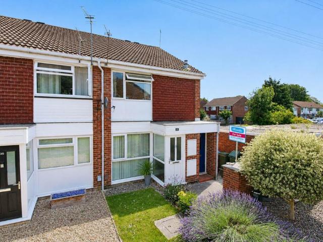 Flat for sale in Southcourt, Aylesbury