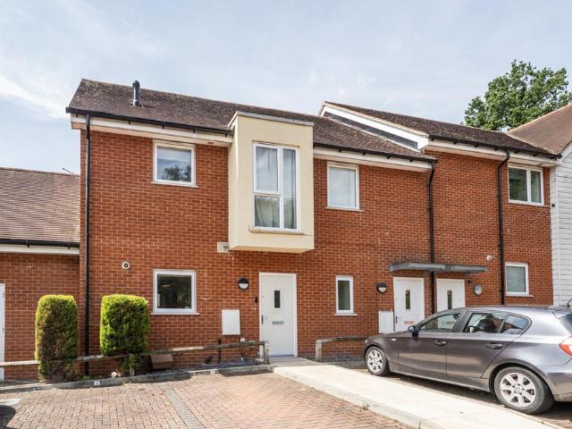 Flat for sale in Row Town, Surrey