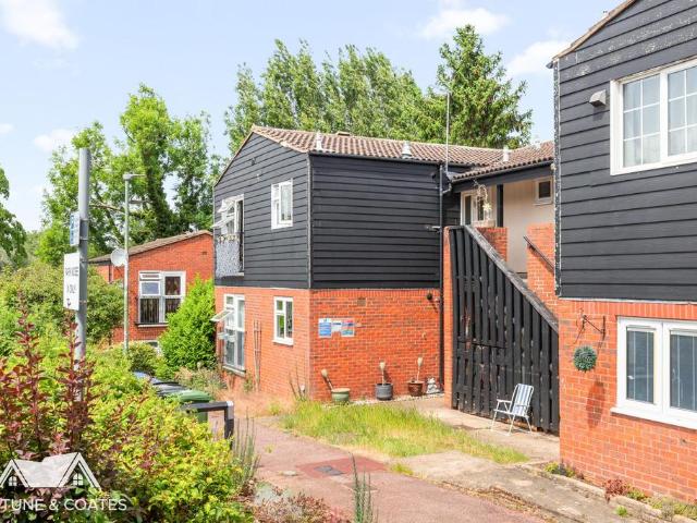 Flat for sale in Great Parndon, Harlow