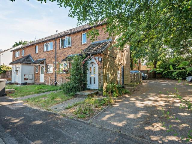 Flat for sale in Helford, Hampshire