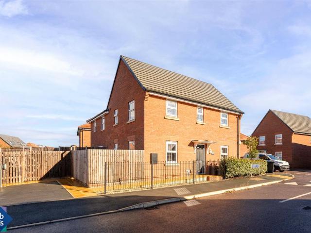 Flat for sale in Bishop's Tachbrook, Warwick