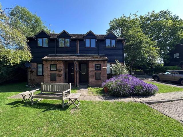 Flat for sale in Wooburn, Bourne End