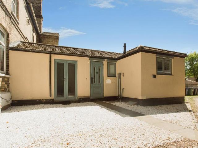 Flat for sale in Huntingdon