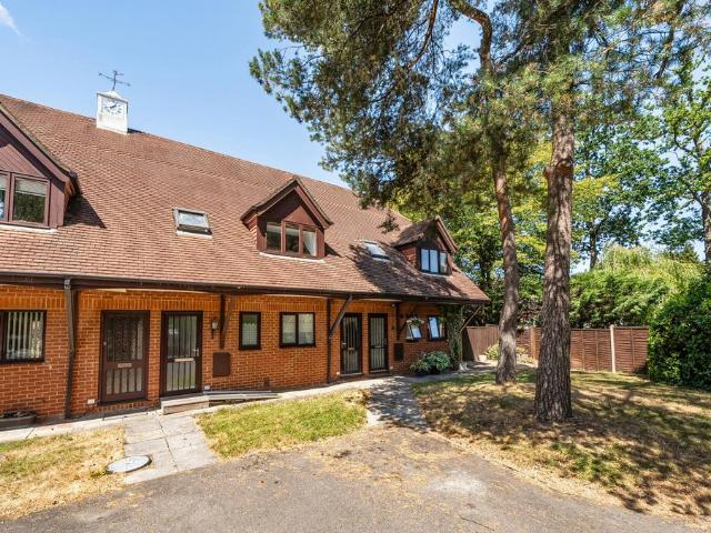 Flat for sale in Bassett, City Of Southampton