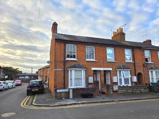 Flat for sale in Quarrendon, Aylesbury