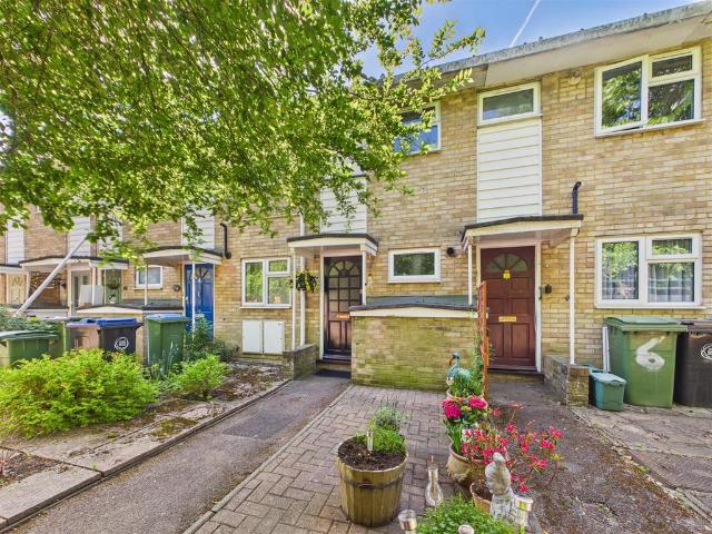 Flat for sale in Blackhills, Surrey