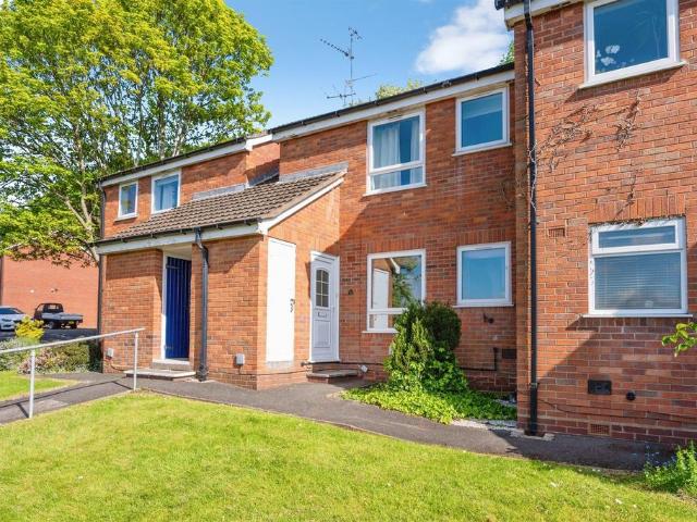 Flat for sale in The Ronkswood, Worcestershire