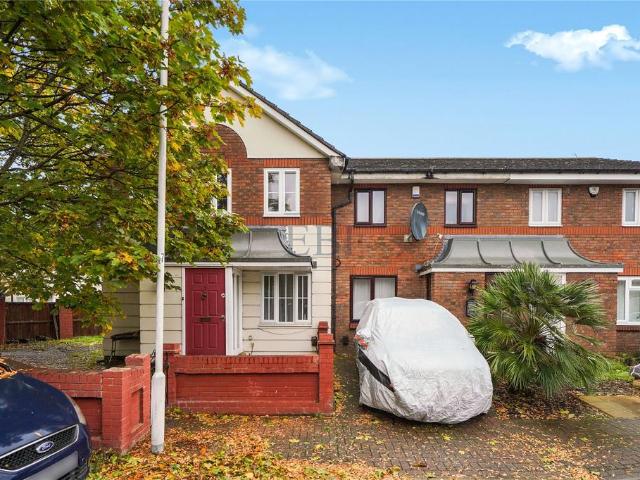 Flat for sale in Custom House, Greater London