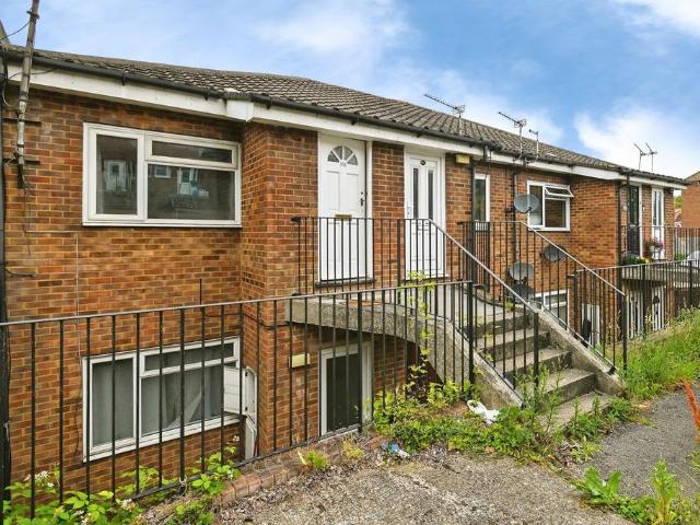 Flat for sale in Wayfield, Chatham