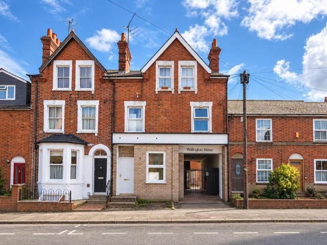 Flat for sale in Katesgrove, Reading