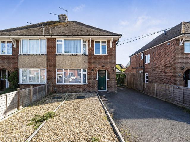 Flat for sale in Barton Stacey, Hampshire