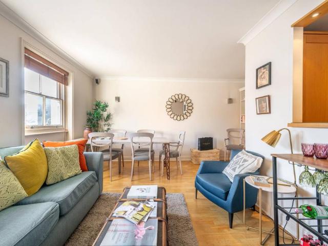 Flat for sale in Kensal Town, Bayswater