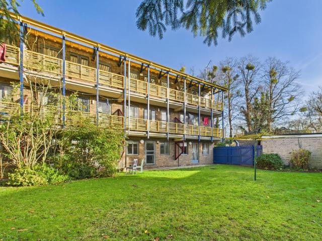 Flat for sale in Arbury, Cambridgeshire