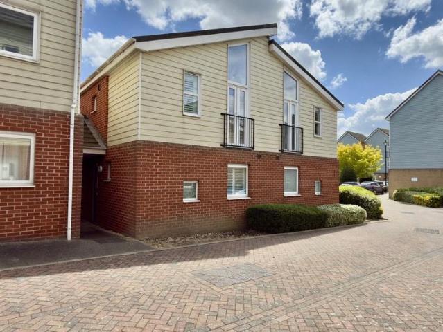 Flat for sale in Grove Park, Oad Street