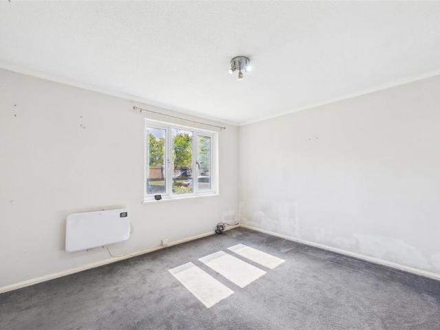 Flat for sale in Priest Down, Hampshire