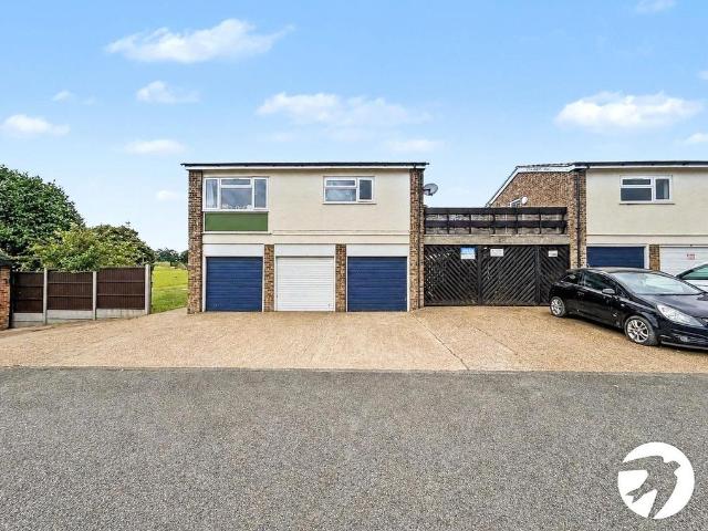 Flat for sale in Chatham