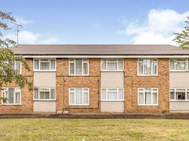 Flat for sale in Hawley, Monks Orchard
