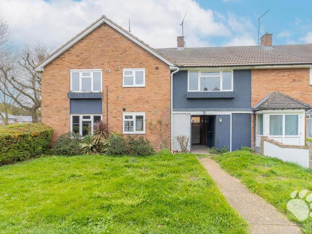 Flat for sale in Lee Chapel, Essex