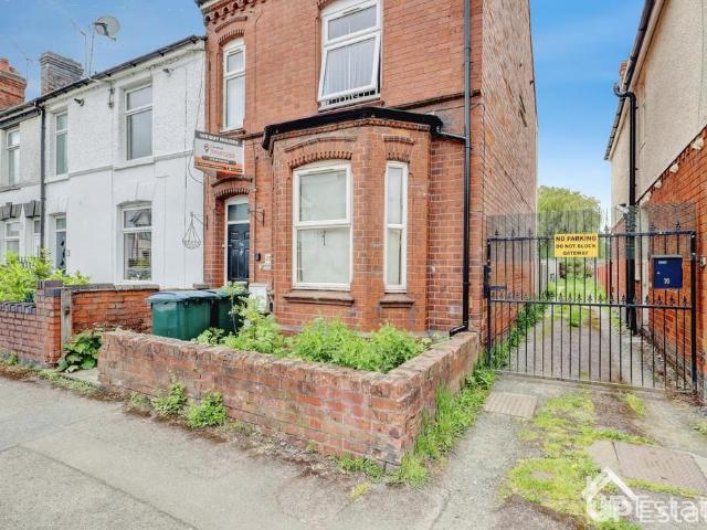 Flat for sale in West Midlands