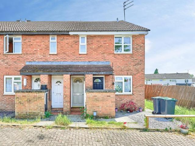 Flat for sale in Duton Hill, Essex
