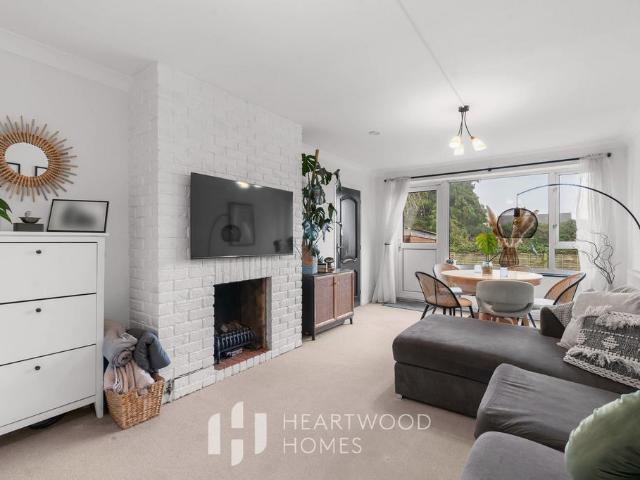 Flat for sale in St Albans, Five Acres