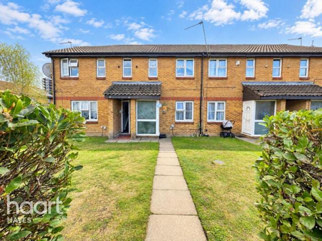 Flat for sale in London Borough of Hillingdon, Greater London