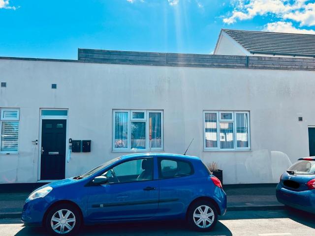 Flat for sale in Rainham, Gillingham