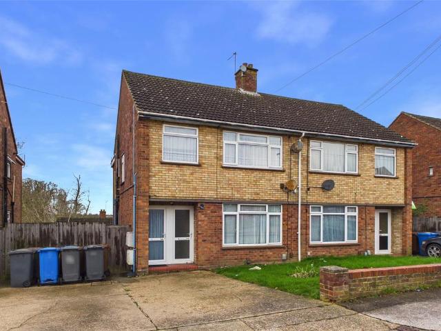 Flat for sale in Key Street, Suffolk