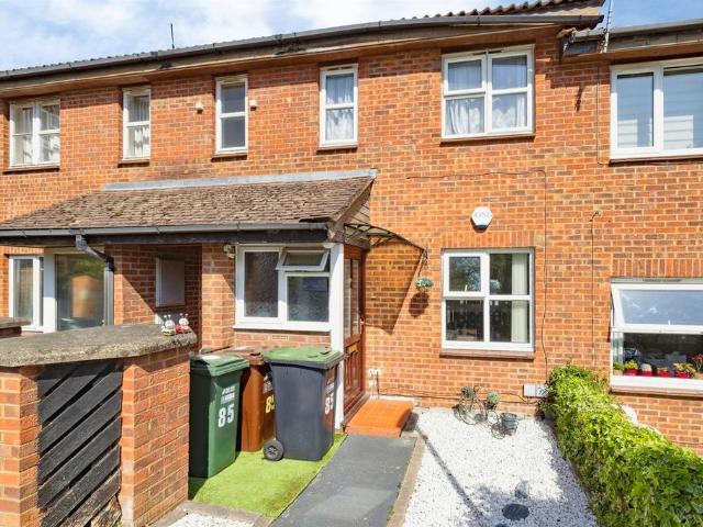 Flat for sale in Watford Rural, Batchworth