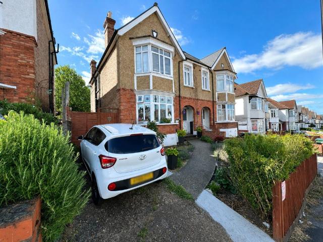 Flat for sale in London Borough of Lewisham, Greater London