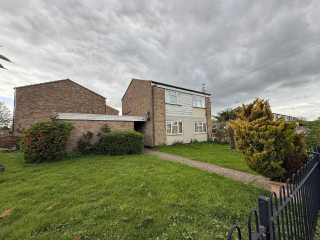 Flat for sale in Walton, Aylesbury