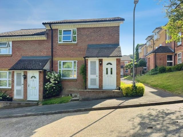 Flat for sale in Totteridge, Buckinghamshire