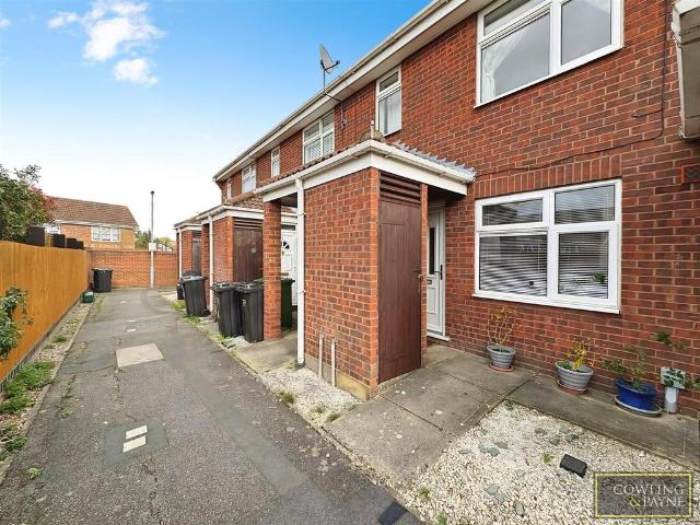 Flat for sale in Wickford