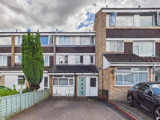 Flat for sale in Grovehill, Pouchen End