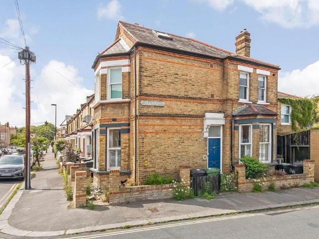Flat for sale in London Borough of Lewisham, Greater London
