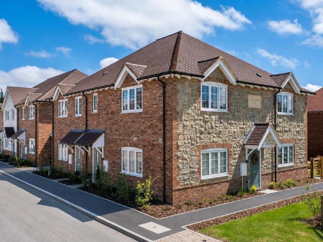 Flat for sale in Midway, Kent