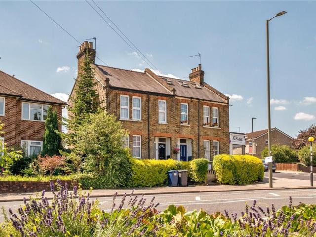 Flat for sale in Brunswick Park, Greater London