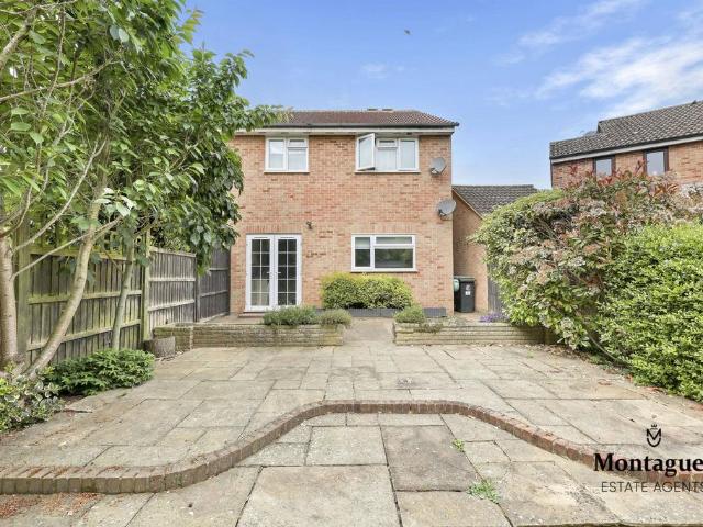 Flat for sale in Epping, Essex